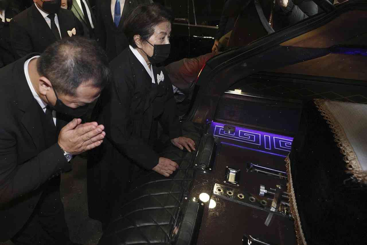 South Korea's Park Hee-won: Former dictator's widow 'sorry'